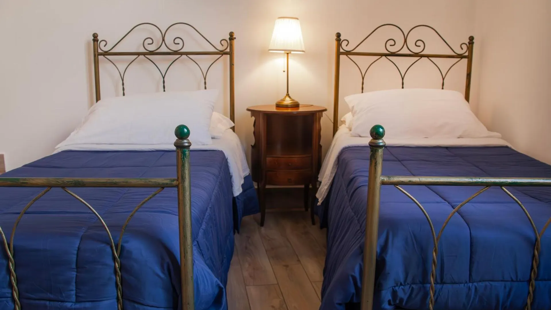 ** Bed & Breakfast B&B Epoche' Naples Italy