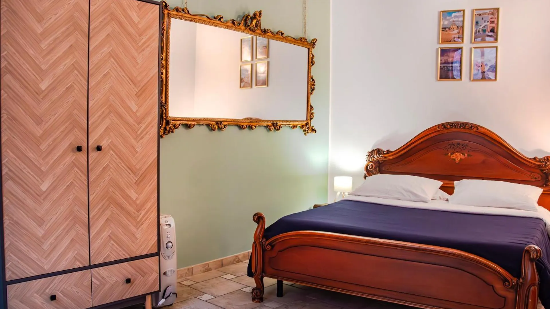 ** Bed & Breakfast B&B Epoche' Naples Italy